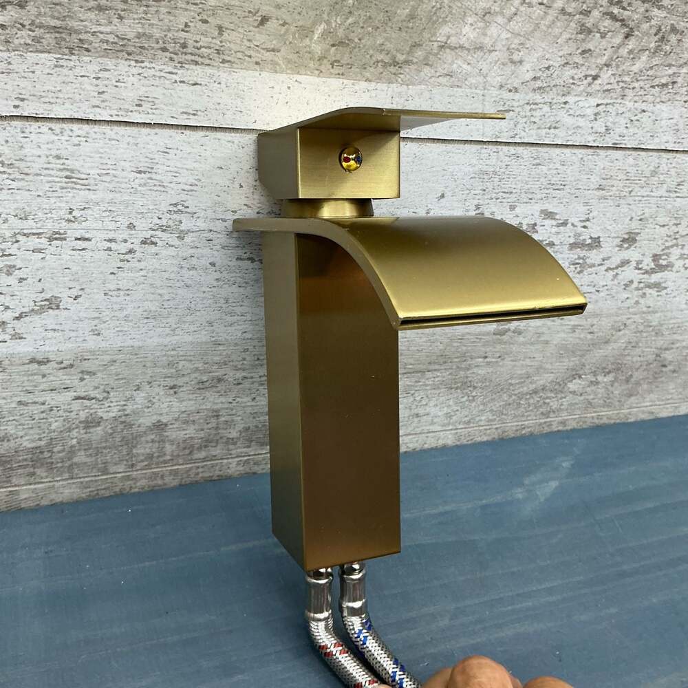 Modern Single-Handle & Single Hole Bathroom Faucet  in Brushed Gold